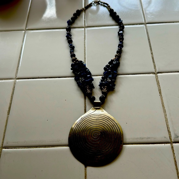 Beautiful and Unique Necklace - Picture 3 of 4